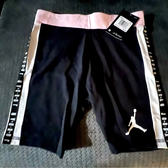 Girls Air Jordan Bike Shorts Youth Sizes Medium or Large Black - Picture 1 of 1
